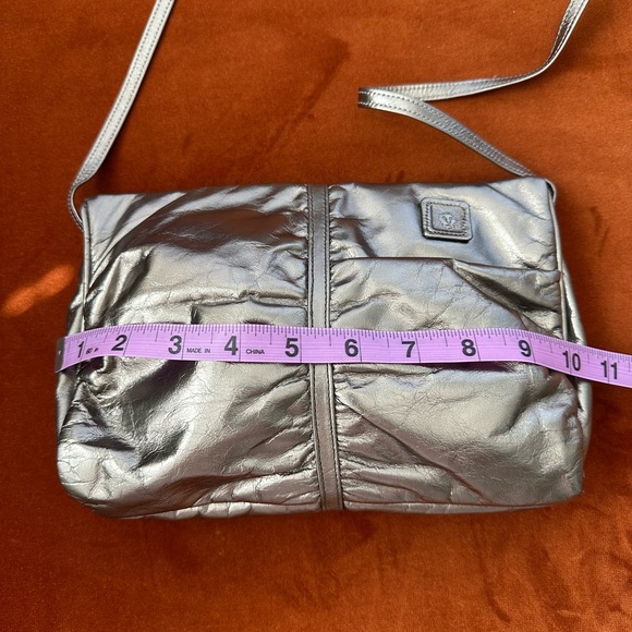 Anne Klein Calderon Vintage Bronze Leather shoulder Bag. Metal Snap Closure - Picture 9 of 11